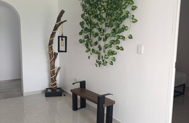 Finca Moderna Y Acogedora Con Piscina, Encanto Natural.