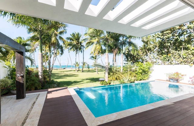 Modern and Relaxing Villa at Las Terrenas w/ Private Pool, BBQ, and Beach View