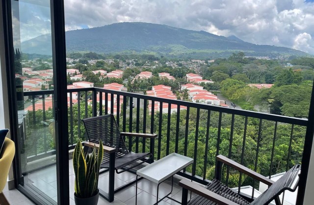 Apartamento moderno 901 con vista panorámica al volcán - Santa Tecla