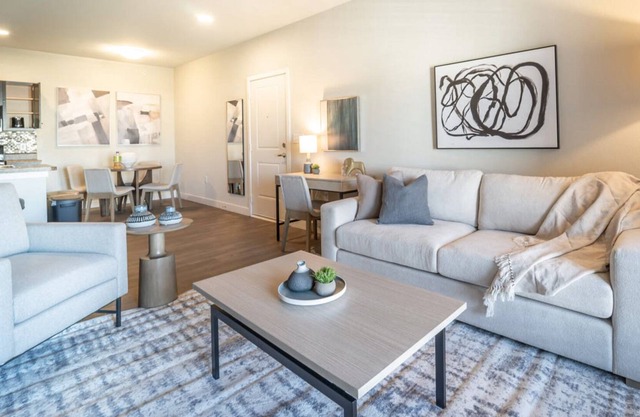 Modern Apartment in Prime Location (ID8624X16)