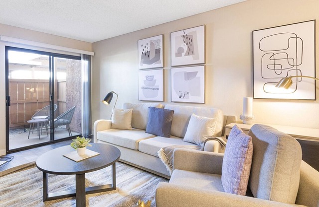 Modern Apartment in Prime Location (ID8178X56)