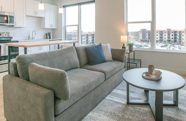 Modern Apartment in Prime Location (ID7158X72)