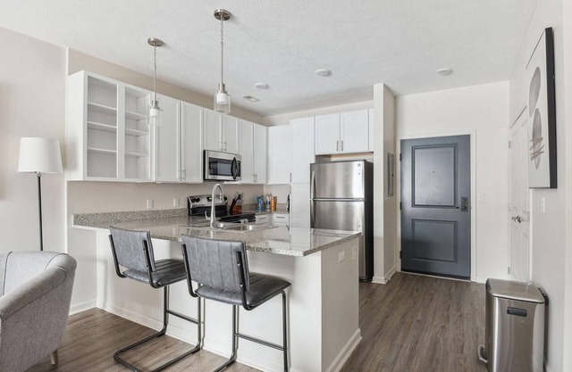 Modern Apartment in Prime Location (ID7435X07)