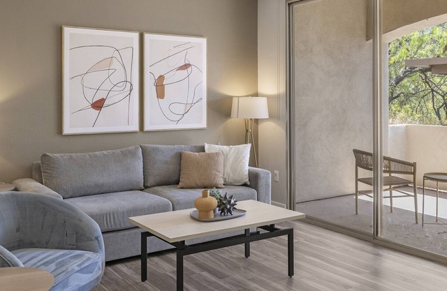 Modern Apartment in Prime Location (ID2727X39)