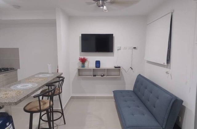 Modern Apartment with Mountain View – Quiet Stay 20 min from the Beach