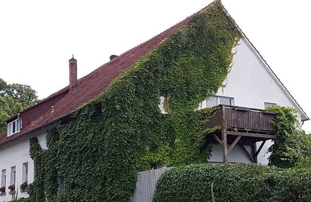 Moderno apartamento con schnem Fi, calefacción por suelo radiante y un balcón en el borde