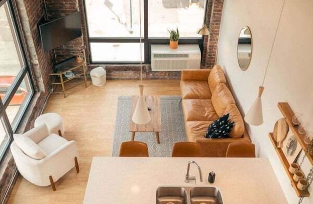 Modern Apt w/ Gym, Elevator, Coffee Shop | 316
