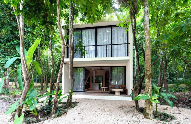Modern Bacalar Lagoon Villa w/Private Dock+Vistas