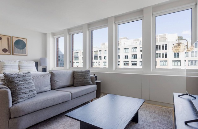 Modern Back Bay Studio w/ Gym, W/D near Newbury St by Blueground