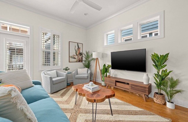 Modern Beach Home 4 Min Walk to Beach Pool&BBQ