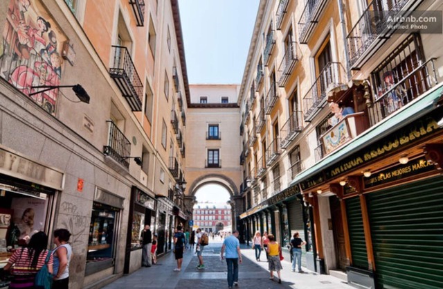 Modern & Beautiful Apt. Historic District - Sol