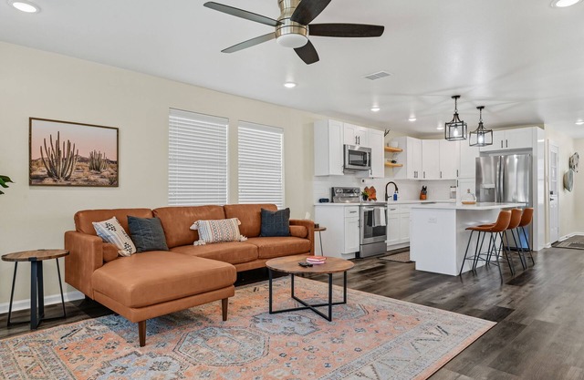 Modern, beautifully renovated 3 bed/3 bath house