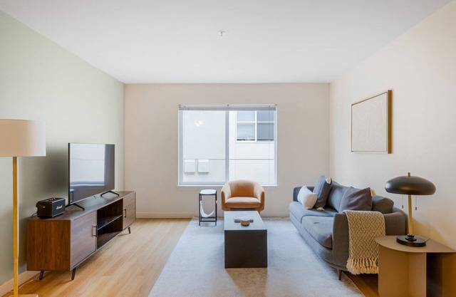 Modern Bellevue 1BR w/ Gym & W/D, near Bellevue Sq. Mall, by Blueground