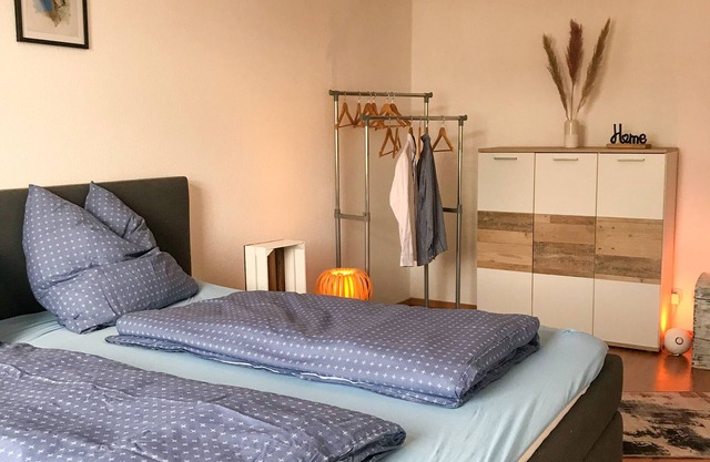 Modern, central, 5 min. To Hbhf. + Kitchen, Netflix + WiFi