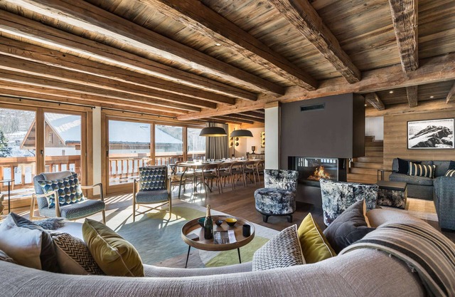Chalet moderno en pueblo típico Savoyano con jacuzzi y fácil acceso a pistas de esquí