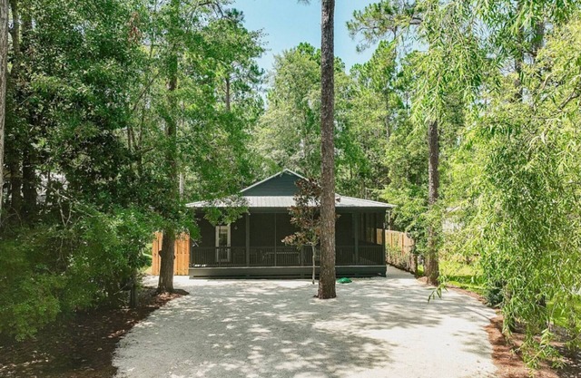 Modern Cottage close to Grayton Beach, Seaside and Watercolor.