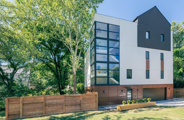 Modern Creek House Getaway in Lakeway Austin