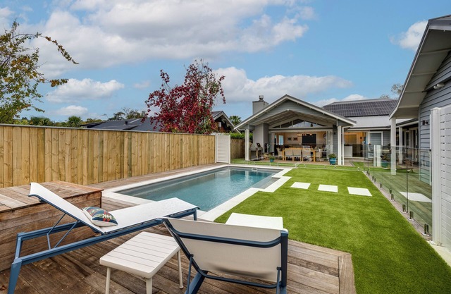 Modern Deluxe - Havelock North Holiday Home