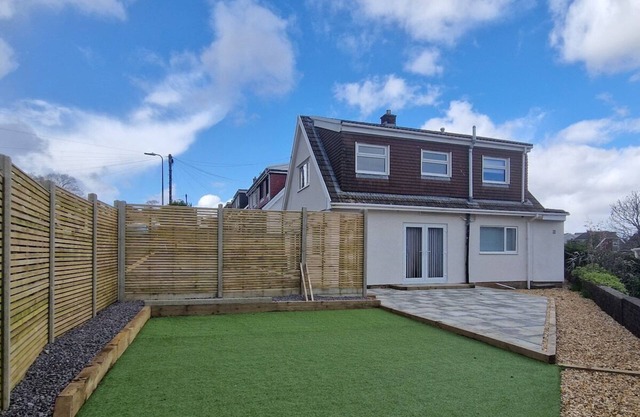 Modern Detached 3 bedroom home with off-road parking