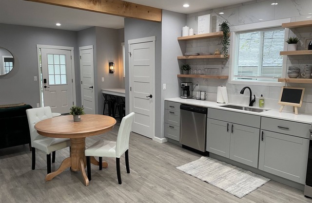 Modern Downtown Studio - FullyRenovated 1bed/1bath