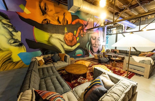 Modern evo Comfort, Your Outdoor Adventure Base, Free Parking!