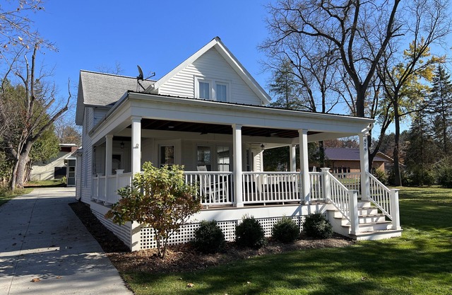 Modern farmhouse with Wraparound Porch Near the Lake!