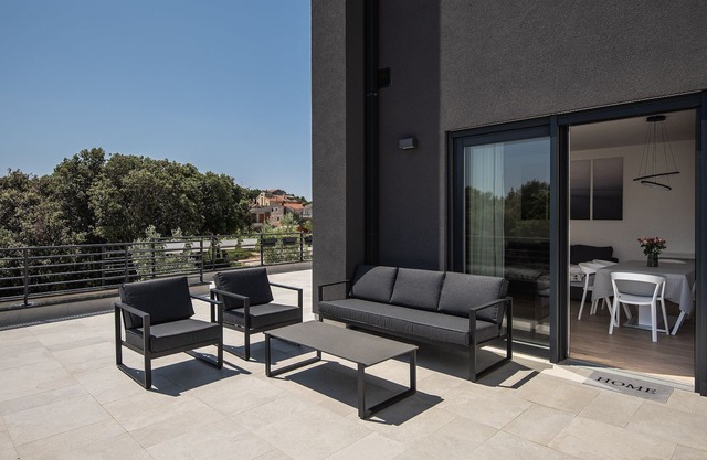 Piso moderno con gran terraza