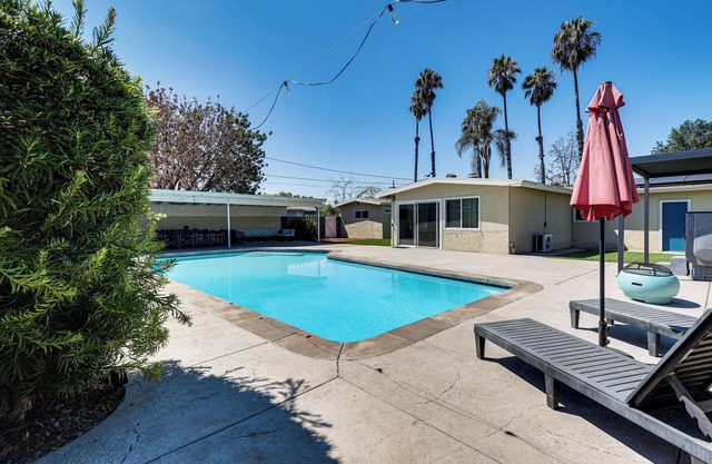 Modern Gem w/ Outdoor Oasis: 5 Mi to Lake Jennings