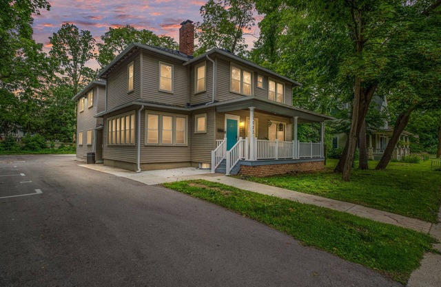 Stylish Sanctuary Near EMU: Ideal for Med Students, Pet-Friendly!