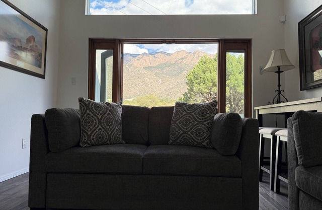 Balloon Fiesta Lair 3 Bedroom recently renovated Townhome.