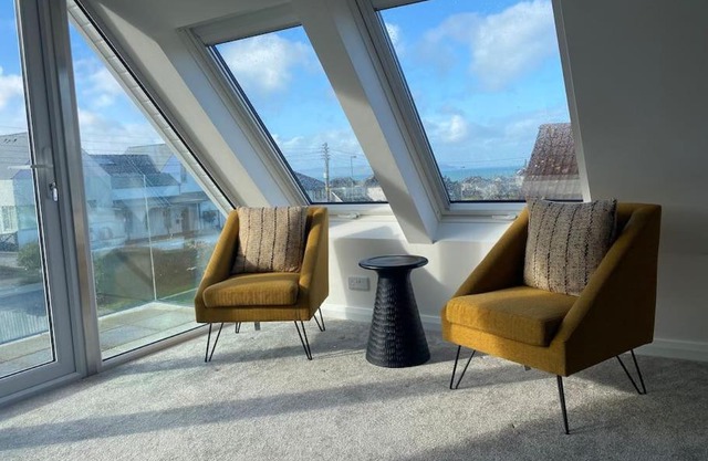 Modern holiday home with sea view & BBQ hut- close to beach