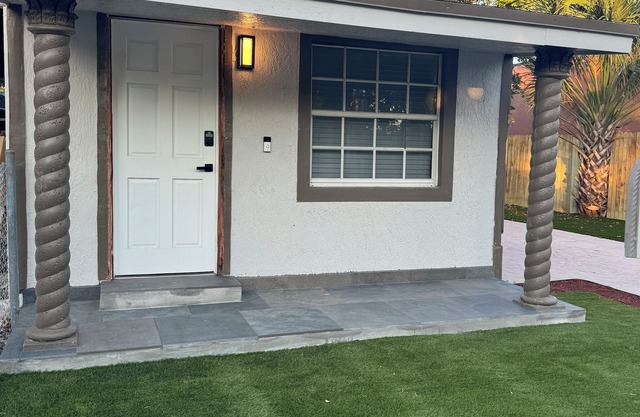 Casa nueva en Miami para 2 personas. Buen precio. nuevo todo, tiene todo.