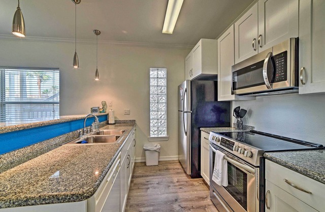 Modern Island Condo w/ Pool: Steps to the Beach!