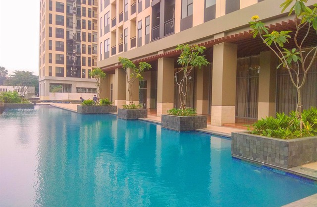 Modern Look 2BR Corner Transpark Cibubur Apartment