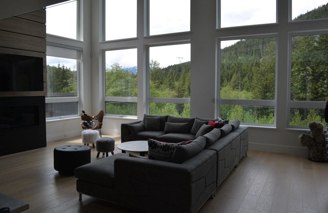 Modern Luxury Mountain Retreat