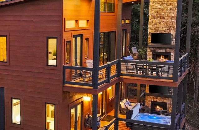 Modern Luxury - Sacred Summit | Hot Tub Views | 5 mins to Downtown Blue Ridge