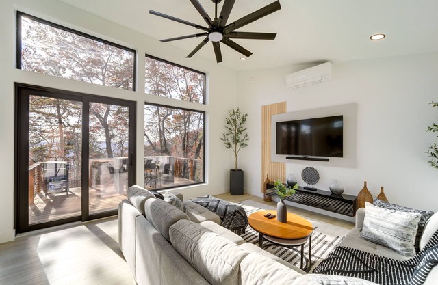 Modern Mountain-View Sanctuary in Pisgah Forest