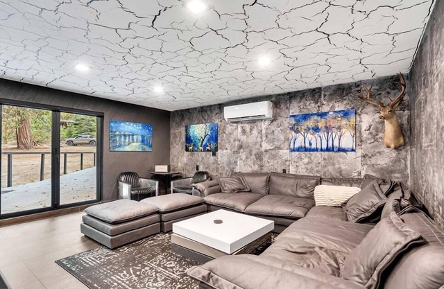 Modern Mtn Luxette -Soak, Stay, & Be Spoiled