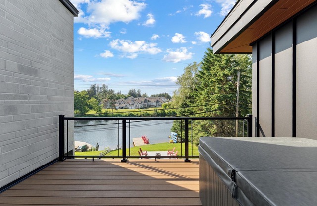 Modern Muskoka River Retreat