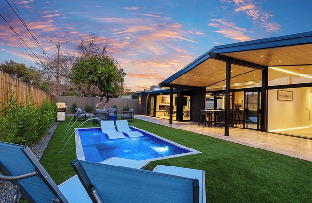 Modern Old Town Villa - 4BR Designer Home w/ Plunge Pool & Fire Features