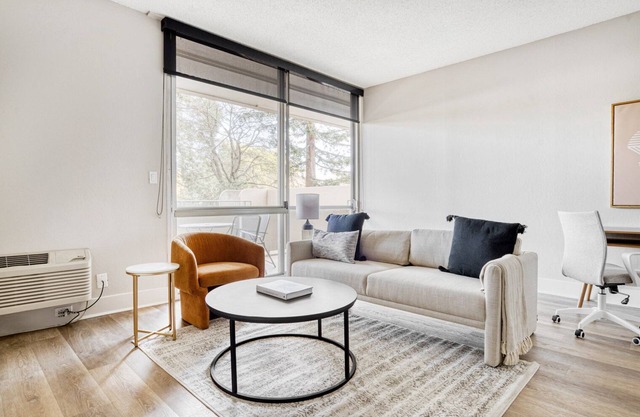 Modern Palo Alto 2BR w/ Pool & Gym, near FB & Google, by Blueground