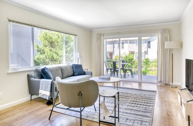 Modern Palo Alto 2BR w/ W/D & Garden, near FB & Google, by Blueground