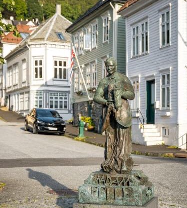 Modern Penthouse in Sandviken