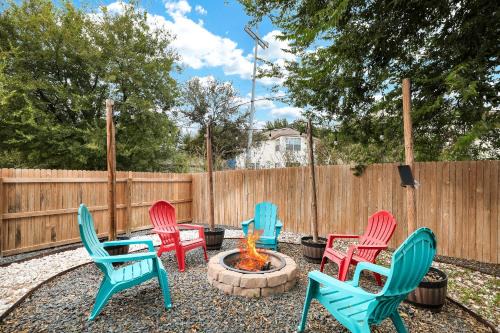 Modern Pet-Friendly Duplex Near River Walk Duplex