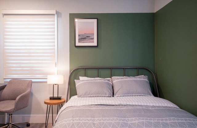 Modern Private Cozy Suite - Mins from Everything