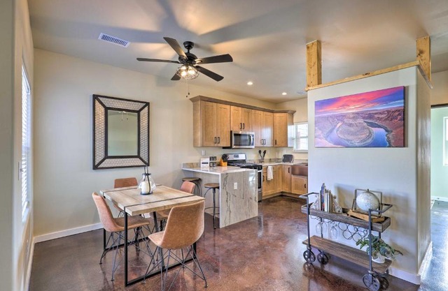 Modern Retreat 3 Blocks to Dtwn Williams and Rte 66