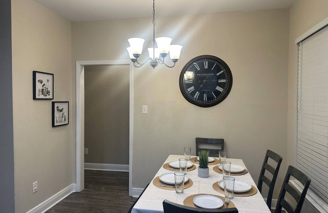 Modern Retreat with All the Comforts of Home, Perfect for Families & Groups