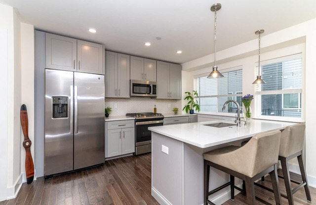 Modern Room in Trendy Philly W/ Private Bathroom