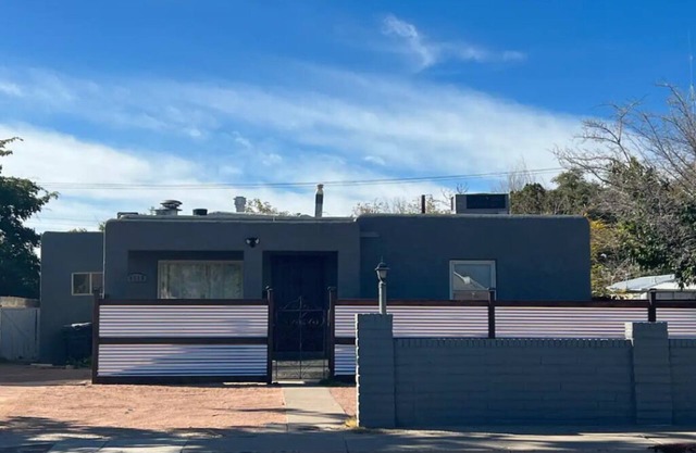 Modern Rustic North Valley Casita!