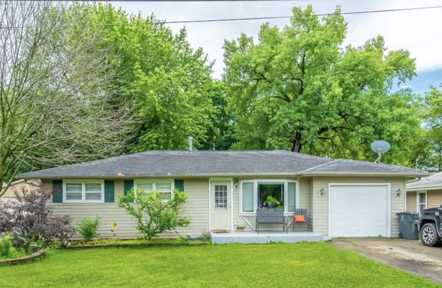 Modern, rustic retreat with Beautiful Canal View